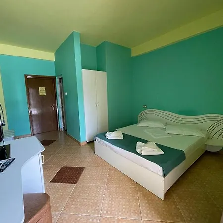 Гостевой дом Senator 1 Эфорие Норд